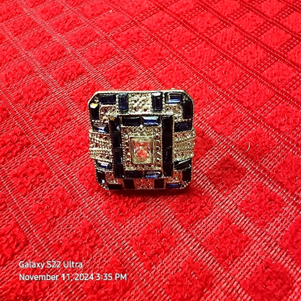 Ring sz 9 Sterling Silver Sapphire (MAN MADE AND CUBIC).